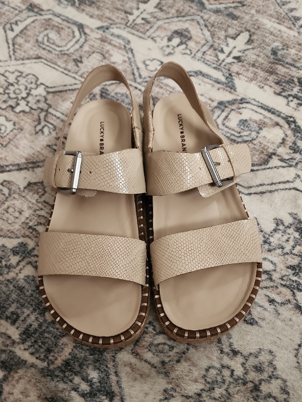 New Lucky Brand Beige Textured Buckle Slingback Sandals. Never Worn